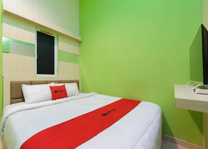 RedDoorz near Stasiun Palmerah Jakarta